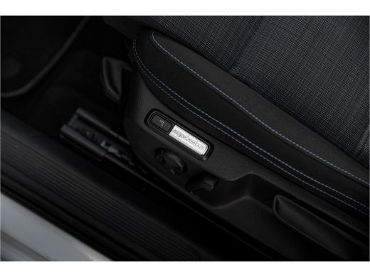 Volkswagen Passat Variant 1.4 TSI PHEV GTE Business | Zwenkbare Trekhaak | Carplay | Stoelverwarming ActivLease financial lease