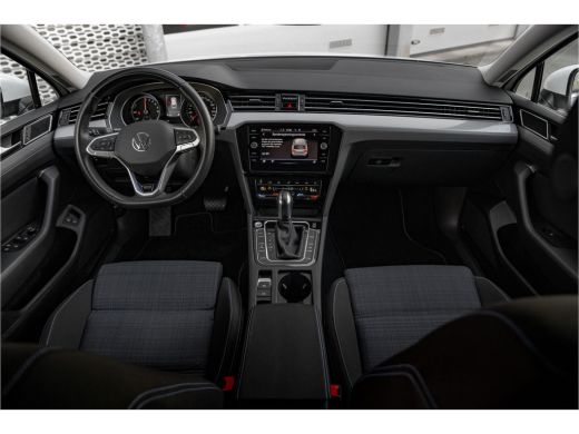 Volkswagen Passat Variant 1.4 TSI PHEV GTE Business | Zwenkbare Trekhaak | Carplay | Stoelverwarming ActivLease financial lease