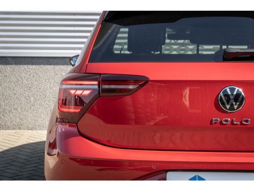 Volkswagen Polo Volkswagen R-Line Edition | 'App-Connect' draadloze smartphone integratie | Achterlichten LED | A... ActivLease financial lease