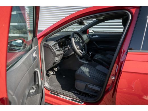 Volkswagen Polo Volkswagen R-Line Edition | 'App-Connect' draadloze smartphone integratie | Achterlichten LED | A... ActivLease financial lease