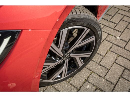 Volkswagen Polo Volkswagen R-Line Edition | 'App-Connect' draadloze smartphone integratie | Achterlichten LED | A... ActivLease financial lease