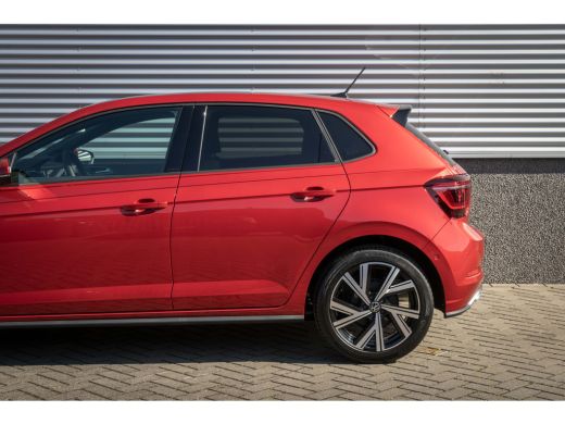 Volkswagen Polo Volkswagen R-Line Edition | 'App-Connect' draadloze smartphone integratie | Achterlichten LED | A... ActivLease financial lease