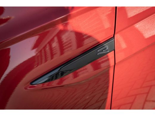 Volkswagen Polo Volkswagen R-Line Edition | 'App-Connect' draadloze smartphone integratie | Achterlichten LED | A... ActivLease financial lease