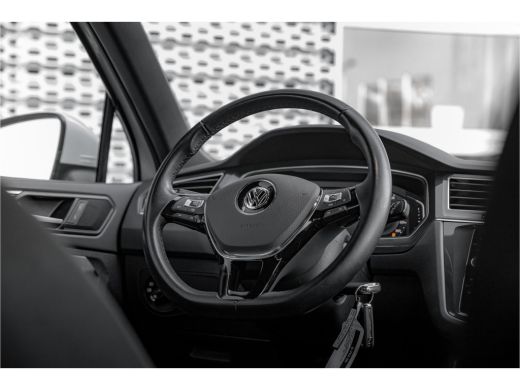 Volkswagen Tiguan 1.5 TSI ACT Highline Business R 150pk DSG | Automaat | Navigatie | Carplay ActivLease financial lease