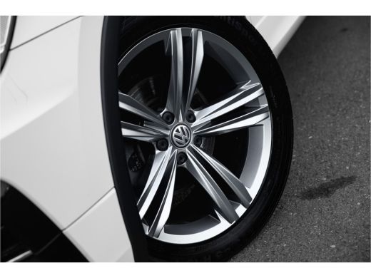 Volkswagen Tiguan 1.5 TSI ACT Highline Business R 150pk DSG | Automaat | Navigatie | Carplay ActivLease financial lease