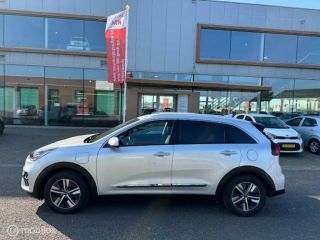 Kia Niro 1.6 GDi PHEV DynamicPlusLine 55km volledig electrisch rijden Hierna hybride , Navigatie , Camera ...