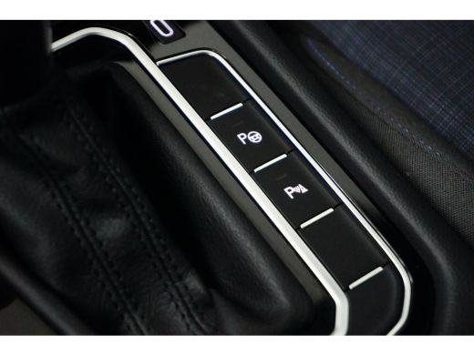 Volkswagen Passat Variant 1.4 TSI 204 pk PHEV GTE Business 6-DSG | Trekhaak elektrisch uitklapbaar | Dodehoek | ACC... ActivLease financial lease