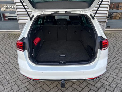 Volkswagen Passat Variant 1.4 TSI 204 pk PHEV GTE Business 6-DSG | Trekhaak elektrisch uitklapbaar | Dodehoek | ACC... ActivLease financial lease