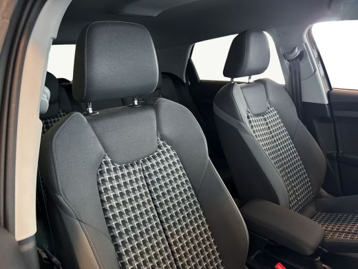 Audi A1 Sportback 25 95pk TFSI S-Line / Adaptive cruise control / Sportstoelen / Stoelverwarming / smartp... ActivLease financial lease