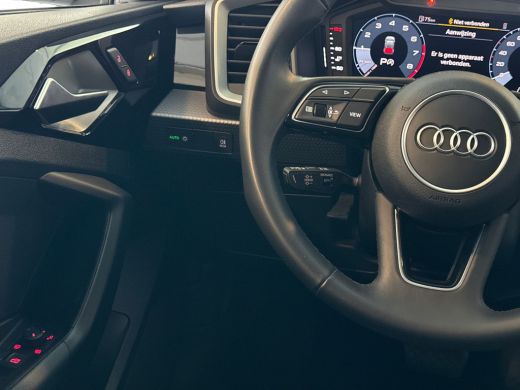 Audi A1 Sportback 25 95pk TFSI S-Line / Adaptive cruise control / Sportstoelen / Stoelverwarming / smartp... ActivLease financial lease