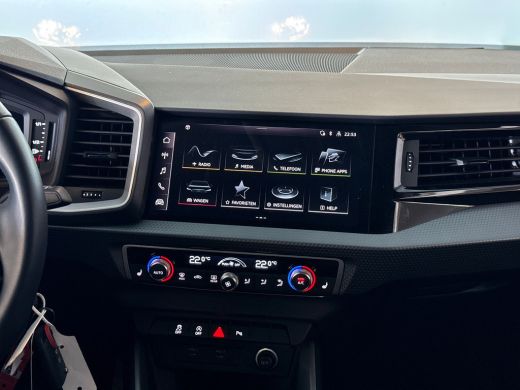 Audi A1 Sportback 25 95pk TFSI S-Line / Adaptive cruise control / Sportstoelen / Stoelverwarming / smartp... ActivLease financial lease