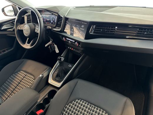 Audi A1 Sportback 25 95pk TFSI S-Line / Adaptive cruise control / Sportstoelen / Stoelverwarming / smartp... ActivLease financial lease