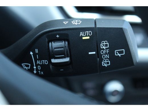 BMW 1-serie 118i Executive Edition automaat | Navi | Carplay | Clima | Led | Cruise | Komt binnenkort binnen!... ActivLease financial lease
