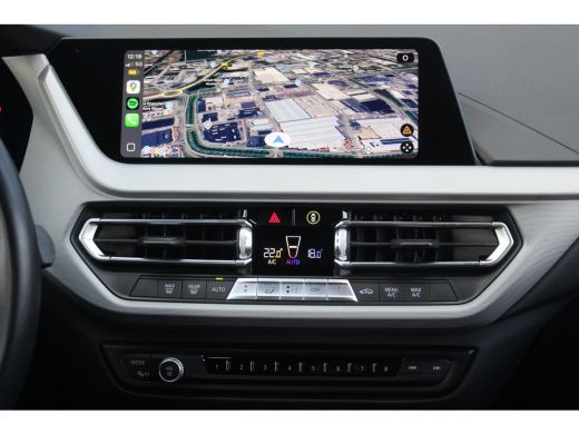 BMW 1-serie 118i Executive Edition automaat | Navi | Carplay | Clima | Led | Cruise | Komt binnenkort binnen!... ActivLease financial lease