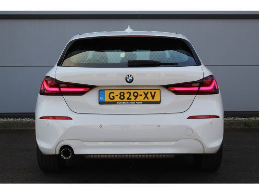 BMW 1-serie 118i Executive Edition automaat | Navi | Carplay | Clima | Led | Cruise | Komt binnenkort binnen!... ActivLease financial lease