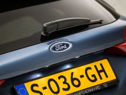 Ford Fiesta 1.0 EcoBoost Sport (APPLE CARPLAY, GROOT NAVI, STUUR/STOELVERWARMING, WITTE STIKSELS, SPORTSTOELE... ActivLease financial lease