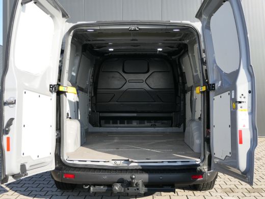Ford Transit Custom 300 2.0 TDCI L1H1 Trail | Trekhaak | Camera | Betimmering | BLIS | Leder ActivLease financial lease