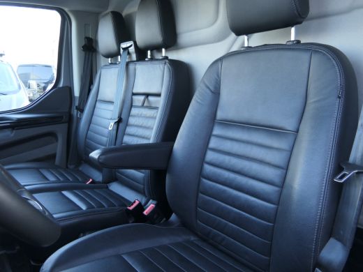 Ford Transit Custom 300 2.0 TDCI L1H1 Trail | Trekhaak | Camera | Betimmering | BLIS | Leder ActivLease financial lease