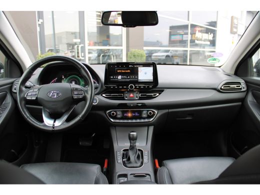 Hyundai i30 1.5 T-GDi MHEV Premium | Achteruitrijcamera | Keyless entry | Parkeersensor voor ActivLease financial lease