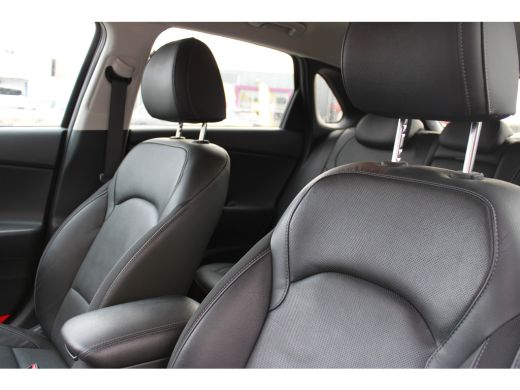 Hyundai i30 1.5 T-GDi MHEV Premium | Achteruitrijcamera | Keyless entry | Parkeersensor voor ActivLease financial lease