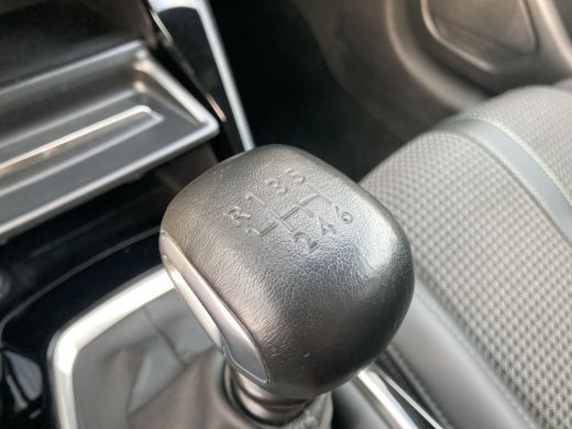 Peugeot 208 Peugeot GT PureTech 100pk Airco | Cruise | Camera | Navi | Pdc v&a | Keyless | ActivLease financial lease