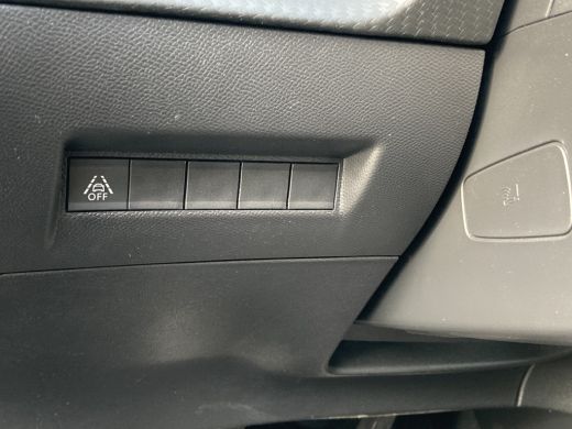 Peugeot 208 Peugeot GT PureTech 100pk Airco | Cruise | Camera | Navi | Pdc v&a | Keyless | ActivLease financial lease