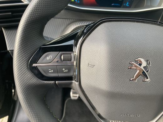 Peugeot 208 Peugeot GT PureTech 100pk Airco | Cruise | Camera | Navi | Pdc v&a | Keyless | ActivLease financial lease