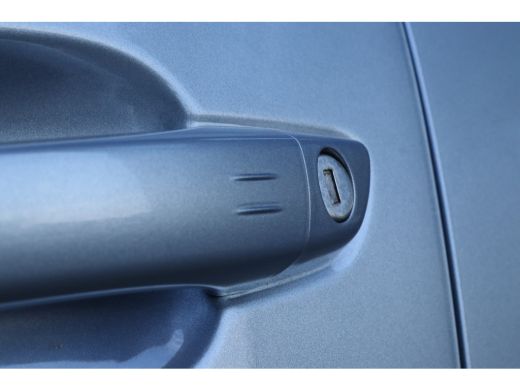 Peugeot 3008 Peugeot 1.6 HYbrid 225 Allure Pack Business | ACC | Keyless | Camera | Stoelverwarming | Carplay ... ActivLease financial lease