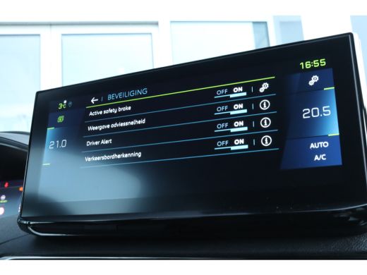Peugeot 3008 Peugeot 1.6 HYbrid 225 Allure Pack Business | ACC | Keyless | Camera | Stoelverwarming | Carplay ... ActivLease financial lease