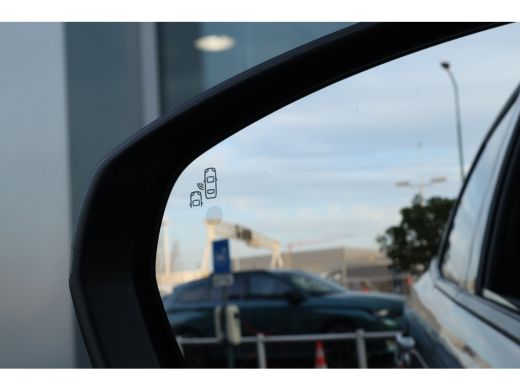 Peugeot 3008 Peugeot 1.6 HYbrid 225 Allure Pack Business | Adaptive Cruise | Stoelverwarming | Camera | Keyles... ActivLease financial lease