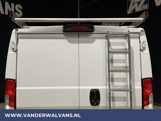 Peugeot Boxer 2.2 BlueHDi 141pk L2H1 Euro6 Airco | Navigatie | Camera | Cruisecontrol | imperiaal, 2500kg trekh... ActivLease financial lease