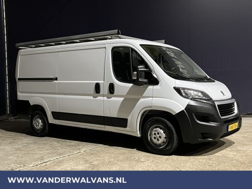 Peugeot Boxer 2.2 BlueHDi 141pk L2H1 Euro6 Airco | Navigatie | Camera | Cruisecontrol | imperiaal, 2500kg trekh... ActivLease financial lease