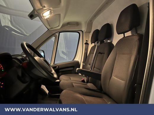 Peugeot Boxer 2.2 BlueHDi 141pk L2H1 Euro6 Airco | Navigatie | Camera | Cruisecontrol | imperiaal, 2500kg trekh... ActivLease financial lease
