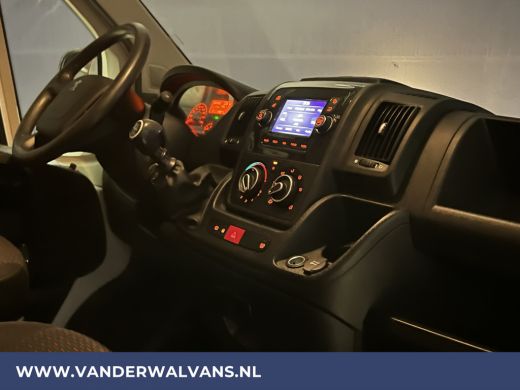 Peugeot Boxer 2.2 BlueHDi 141pk L2H1 Euro6 Airco | Navigatie | Camera | Cruisecontrol | imperiaal, 2500kg trekh... ActivLease financial lease