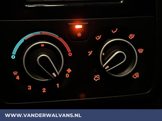 Peugeot Boxer 2.2 BlueHDi 141pk L2H1 Euro6 Airco | Navigatie | Camera | Cruisecontrol | imperiaal, 2500kg trekh... ActivLease financial lease