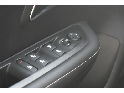 Peugeot e-208 EV Style 50 kWh 3 Fase | Facelift! | Navigatie | Climate Control | Full-LED | Parkeersensoren | !! ActivLease financial lease