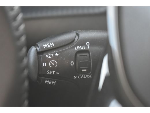 Peugeot e-208 EV Style 50 kWh 3 Fase | Facelift! | Navigatie | Climate Control | Full-LED | Parkeersensoren | !! ActivLease financial lease