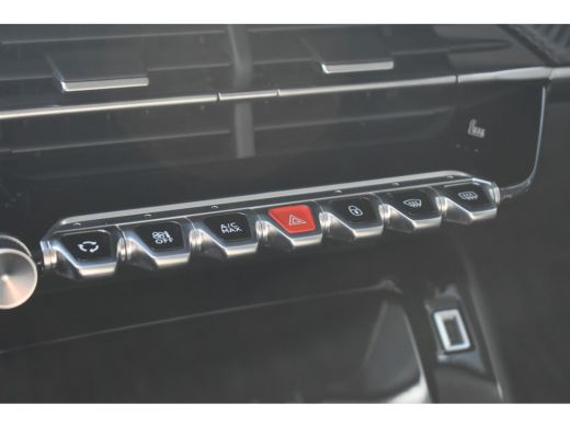 Peugeot e-208 EV Style 50 kWh 3 Fase | Facelift! | Navigatie | Climate Control | Full-LED | Parkeersensoren | !! ActivLease financial lease