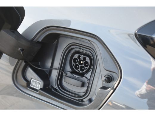 Peugeot e-208 EV Style 50 kWh 3 Fase | Facelift! | Navigatie | Climate Control | Full-LED | Parkeersensoren | !! ActivLease financial lease