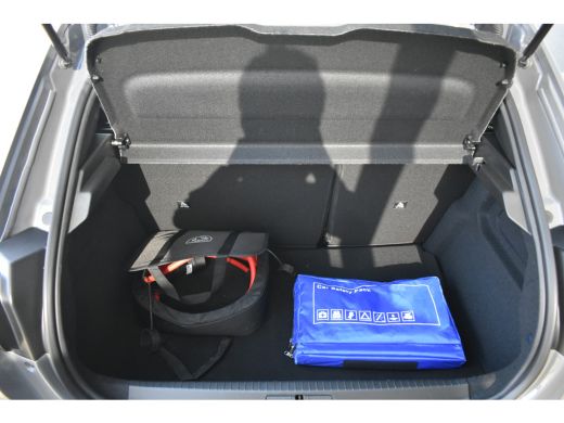 Peugeot e-208 EV Style 50 kWh 3 Fase | Facelift! | Navigatie | Climate Control | Full-LED | Parkeersensoren | !! ActivLease financial lease