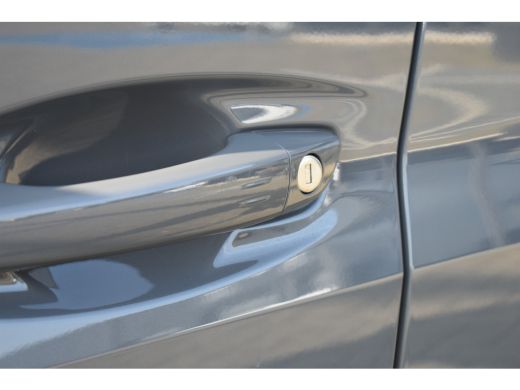 Peugeot e-208 EV Style 50 kWh 3 Fase | Facelift! | Navigatie | Climate Control | Full-LED | Parkeersensoren | ActivLease financial lease