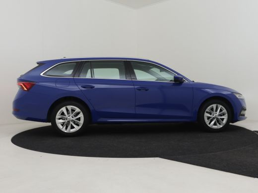 Skoda Octavia Combi 1.4 TSI iV PHEV 204pk STYLE | Trekgewicht 1500kg | dodehoekdetectie | Elektrische stoelen m... ActivLease financial lease