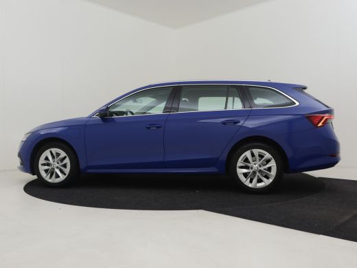 Skoda Octavia Combi 1.4 TSI iV PHEV 204pk STYLE | Trekgewicht 1500kg | dodehoekdetectie | Elektrische stoelen m... ActivLease financial lease