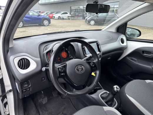 Toyota Aygo 1.0 VVT-i x-joy **CLIMATE CONTROL/ APPLE CARPLAY/ 36 MAANDEN GARANTIE** ActivLease financial lease