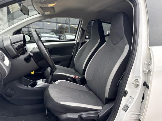 Toyota Aygo 1.0 VVT-i x-joy **CLIMATE CONTROL/ APPLE CARPLAY/ 36 MAANDEN GARANTIE** ActivLease financial lease