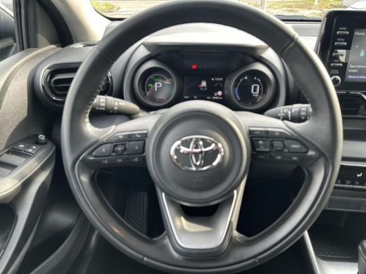 Toyota Yaris 1.5 Hybrid Dynamic | 06-10141018 Voor meer informatie ActivLease financial lease