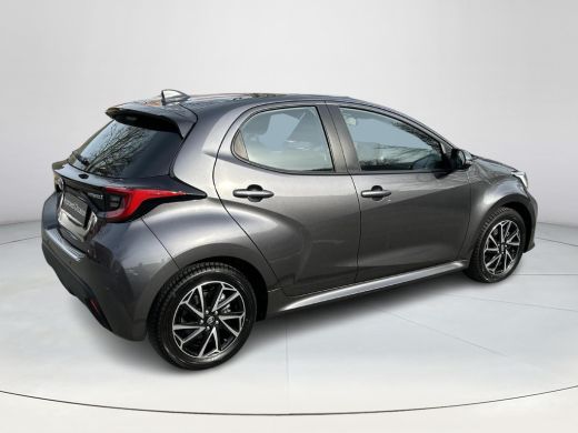 Toyota Yaris 1.5 Hybrid Dynamic | 06-10141018 Voor meer informatie ActivLease financial lease