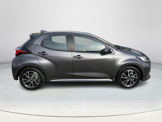 Toyota Yaris 1.5 Hybrid Dynamic | 06-10141018 Voor meer informatie ActivLease financial lease