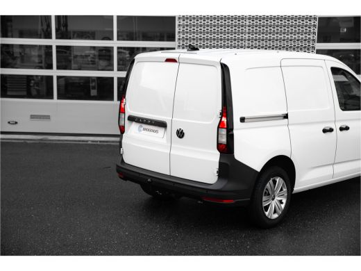 Volkswagen Caddy | 2024 | DSG 122 PK | Comfort | Trekhaak | Navi By App | Multistuur | Digitaal Display ActivLease financial lease