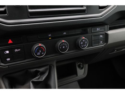 Volkswagen Crafter 35 2.0 TDI L3H3 DC Highline | Camera | Parkeersensoren | Airco | Cruise | Trekhaak | Ergo comfort... ActivLease financial lease